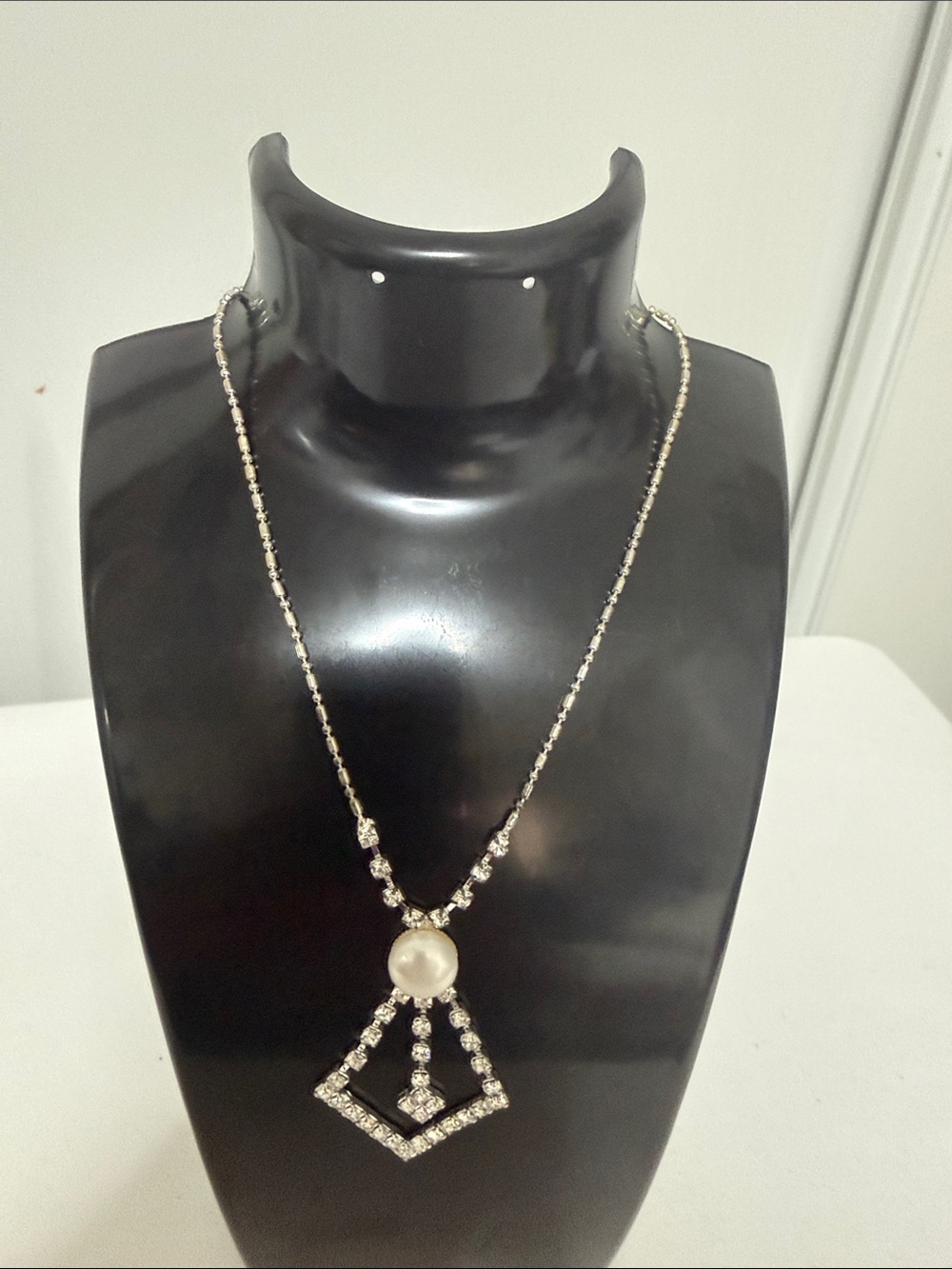 Fashion Jewelry Silver-Tone Rhinestone Necklace with Pearl Drop